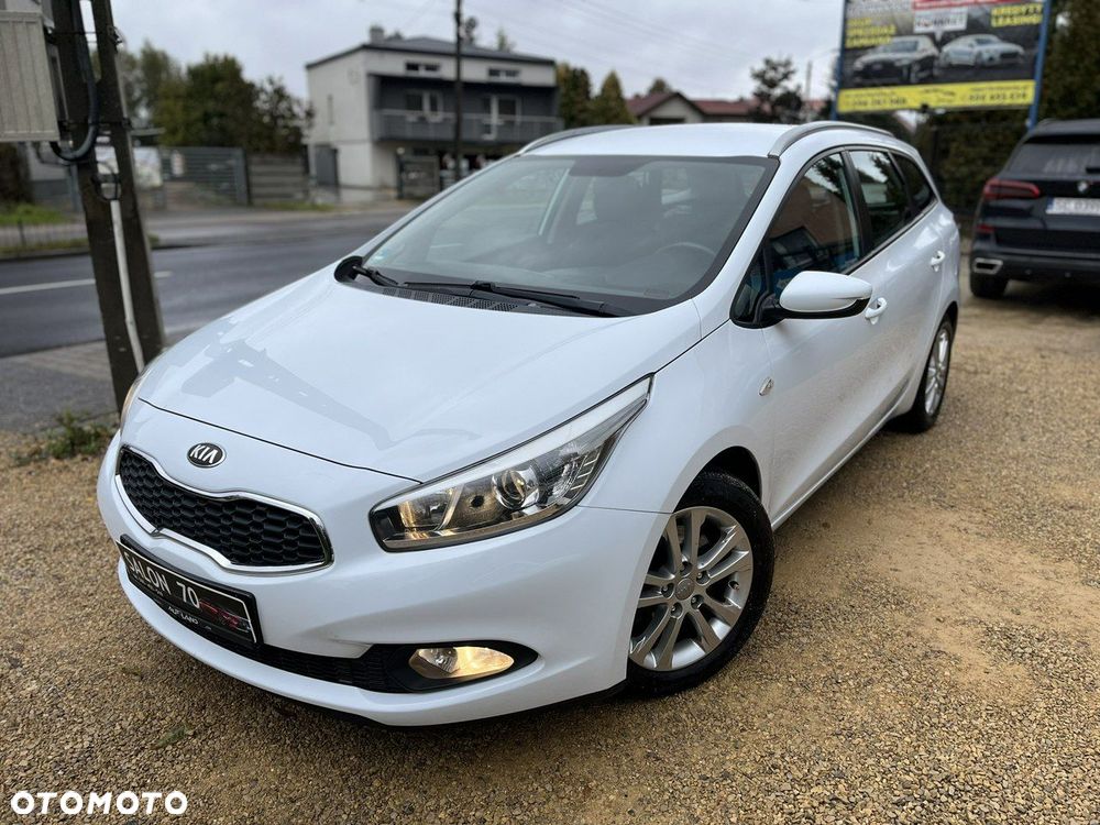 Kia Ceed 1.6 GDI Dream Team Edition - 3