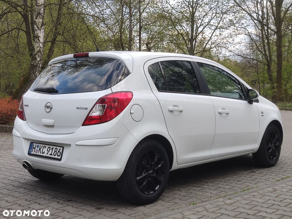 Opel Corsa 1.2 16V Cosmo - 12