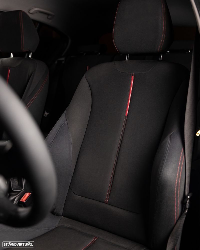 BMW 118 d Pack M - 19