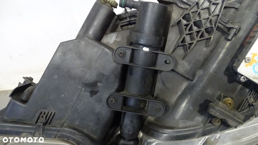 LAMPA PRAWA PRZEDNIA XENON SKODA SUPERB I 1.9TDI - 7