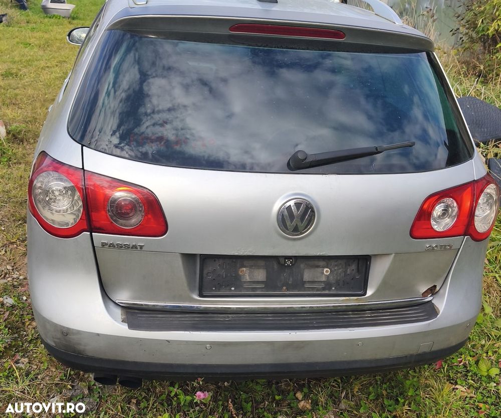 Bară spate gri LA7W Volkswagen Passat B6 break variant - 3