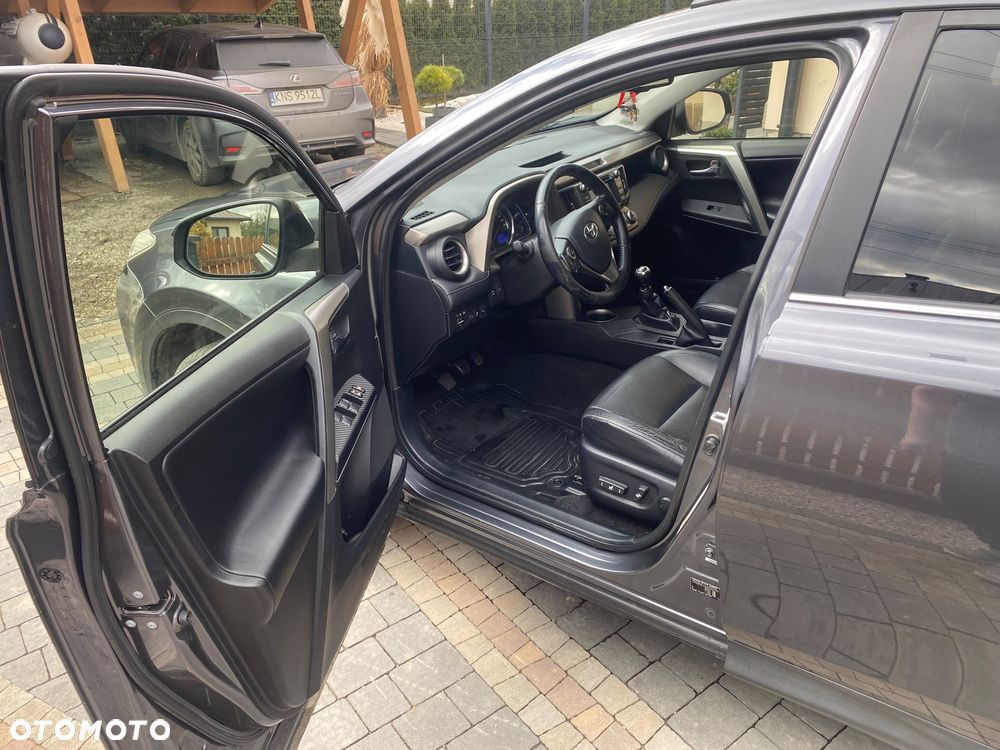 Toyota RAV4 2.2 D-4D Prestige - 9