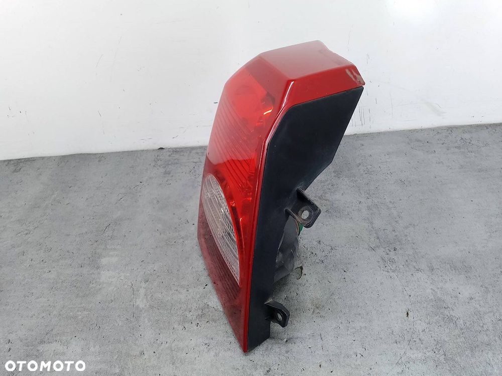 LAMPA TYLNA LEWA DODGE CALIBER 05303753  05160361  05303881 - 4