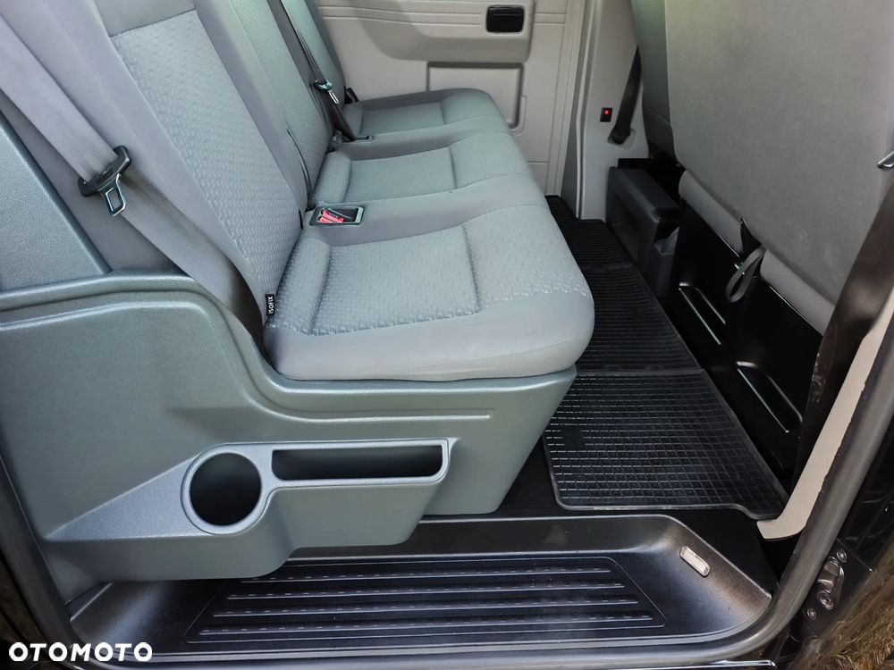 Volkswagen Transporter - 24