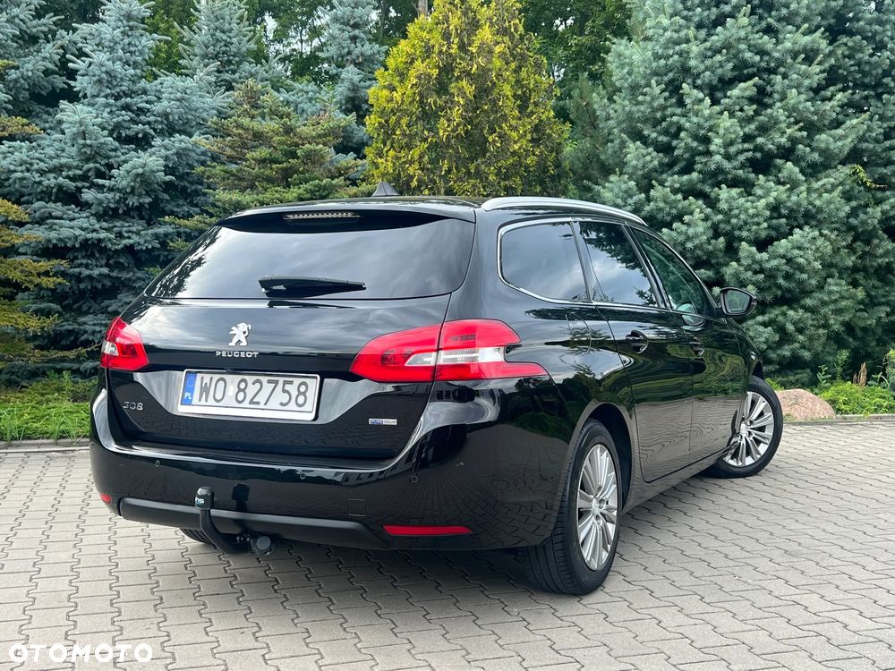 Peugeot 308 SW 1.2 PureTech Allure S&S - 11