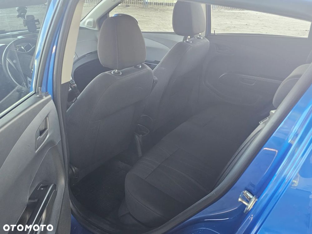 Chevrolet Aveo 1.4 16V LT - 11