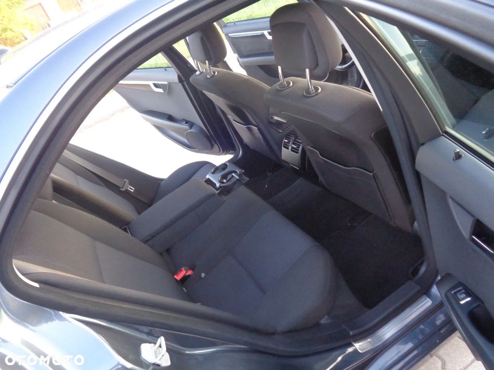 Mercedes-Benz Klasa C 180 Kompressor Automatik BlueEFFICIENCY Avantgarde - 8