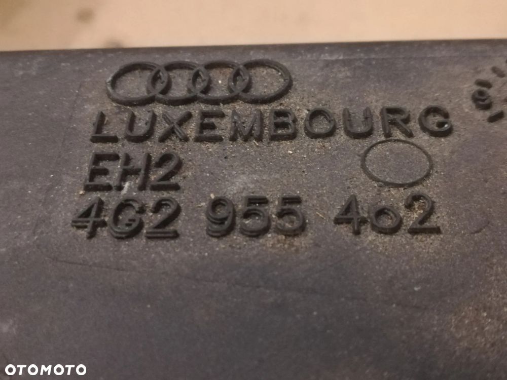 Zbiorniczek spryskiwaczy AUDI A6 C7 4G8955451D + pompka - 4