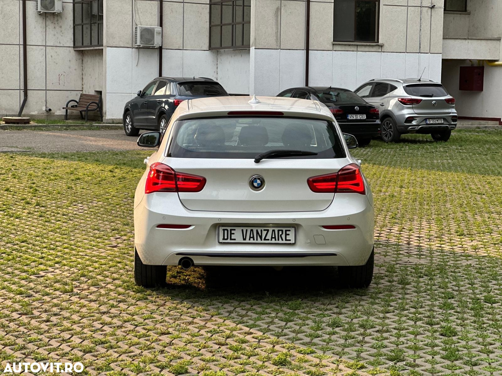 BMW Seria 1 116d Sport Line - 10