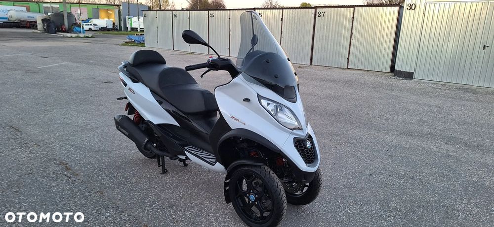 Piaggio MP-3 - 15