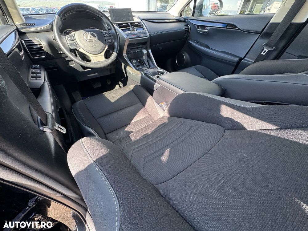 Lexus Seria NX 300h - 21