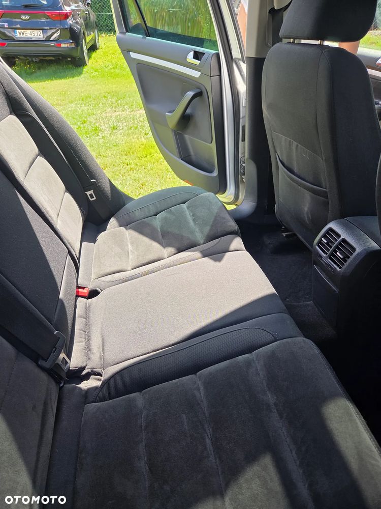 Volkswagen Golf 2.0 TDI Highline - 19