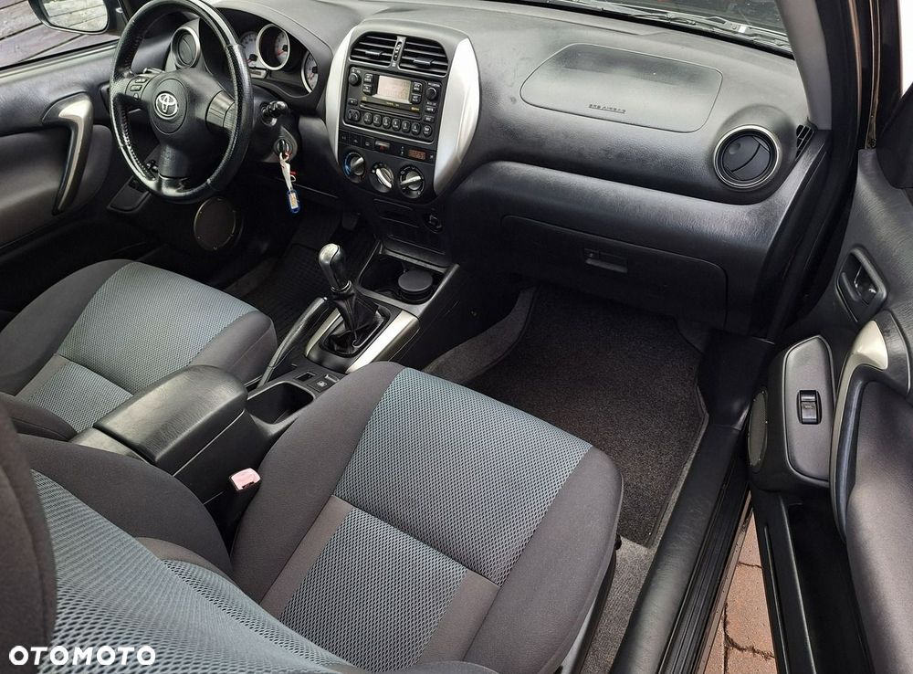 Toyota RAV4 - 10