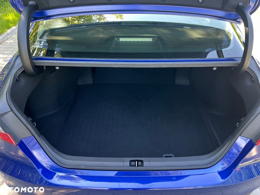 Toyota Camry 2.5 Hybrid Comfort CVT - 29
