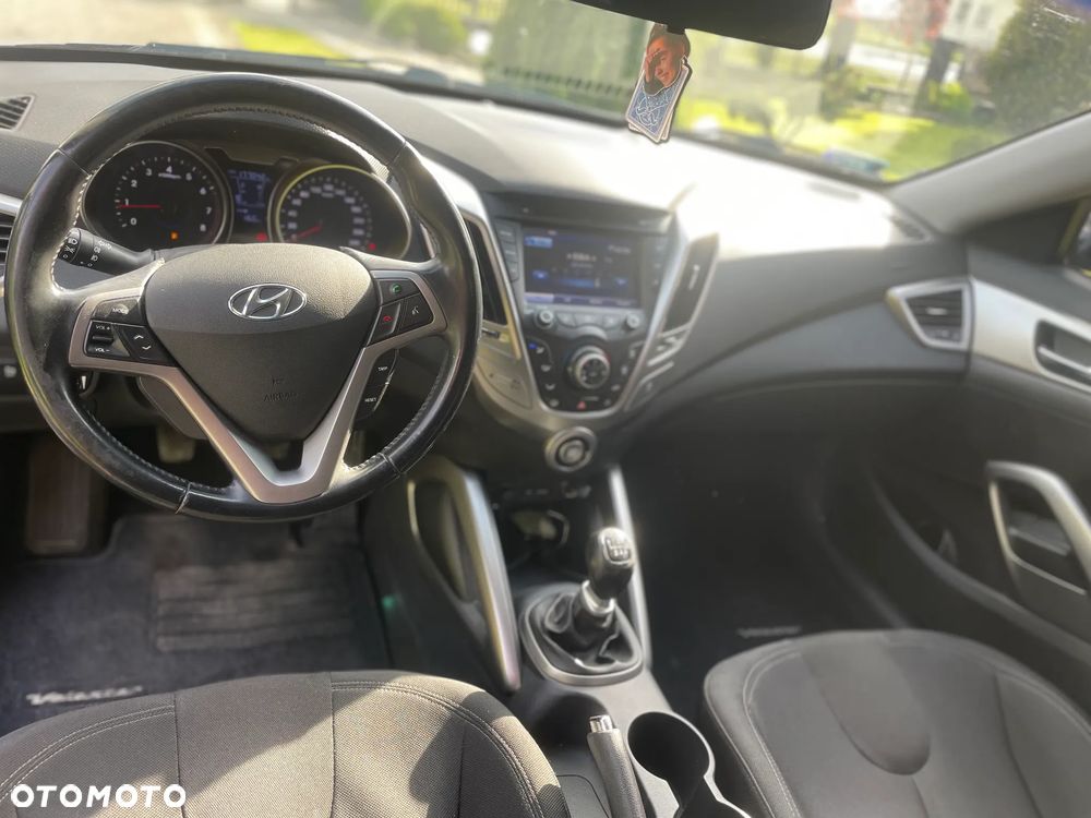 Hyundai Veloster 1.6 GDI Comfort - 8