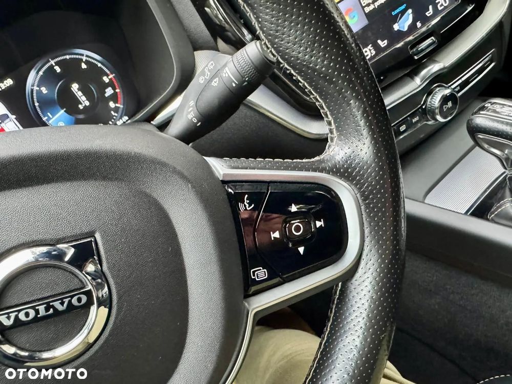 Volvo XC 60 D4 AWD R-Design - 20