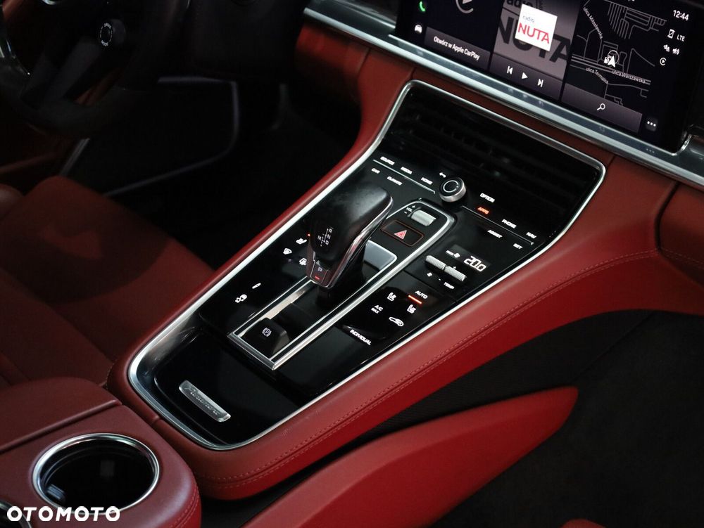 Porsche Panamera - 12