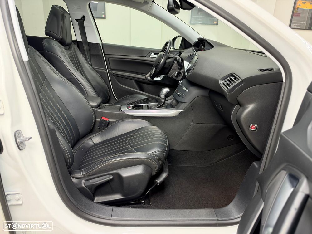 Peugeot 308 SW BlueHDi 120 EAT6 Stop & Start Allure - 24