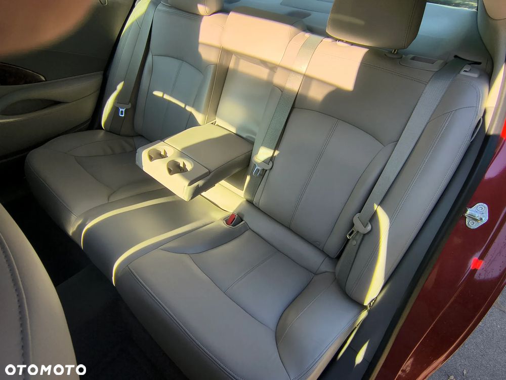 Buick Lacrosse - 32