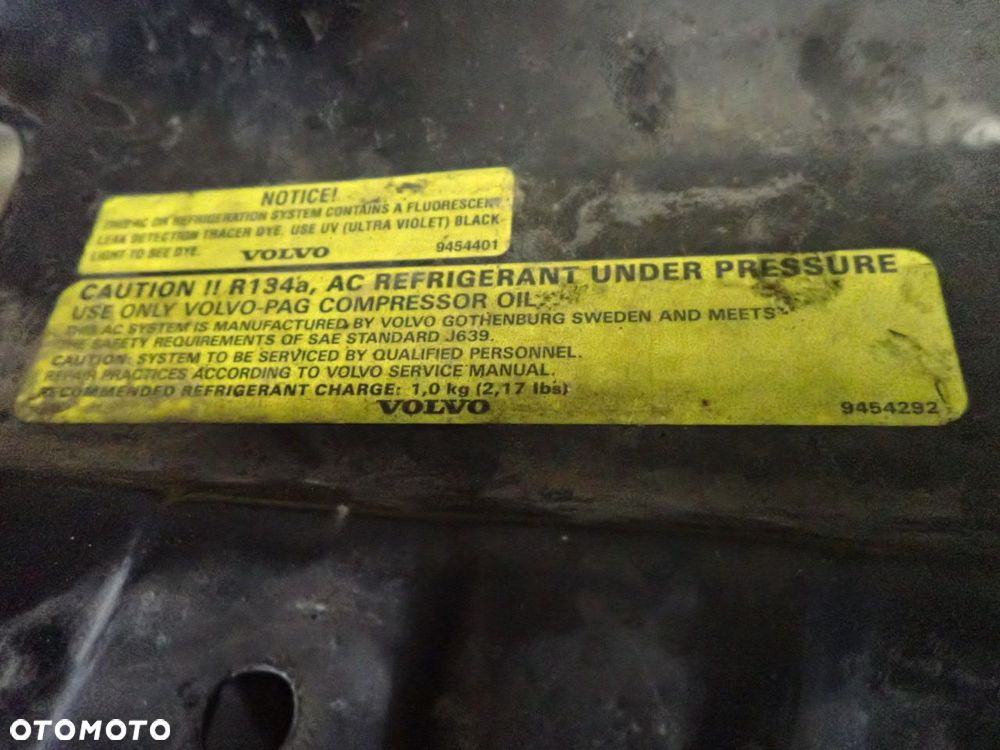 PAS PRZEDNI VOLVO S80 2.4 - 12