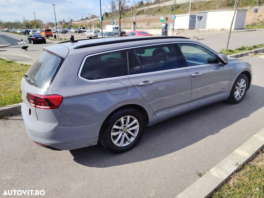 Volkswagen Passat 2.0 TDI SCR DSG Business - 24
