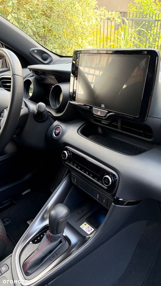 Toyota Yaris Hybrid 1.5 GR Sport - 17