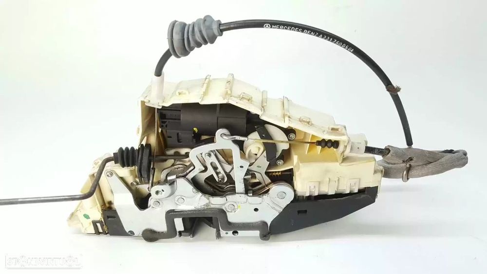 FECHADURA PORTA TRASEIRA ESQUERDA MERCEDES-BENZ CLASSE S 2006 -A2217300735 - 2