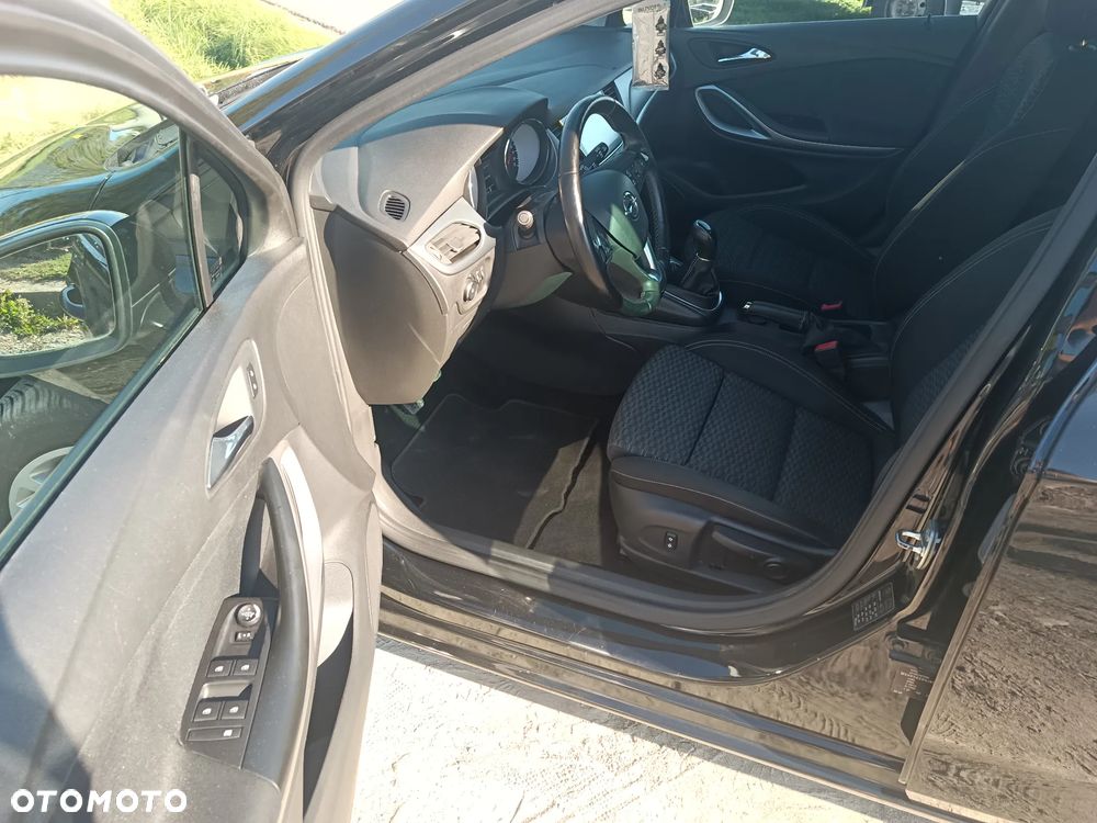 Opel Astra 1.4 T Dynamic - 34