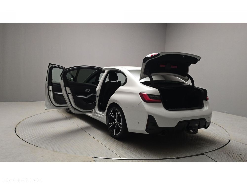 BMW Seria 3 320d xDrive mHEV M Sport - 11
