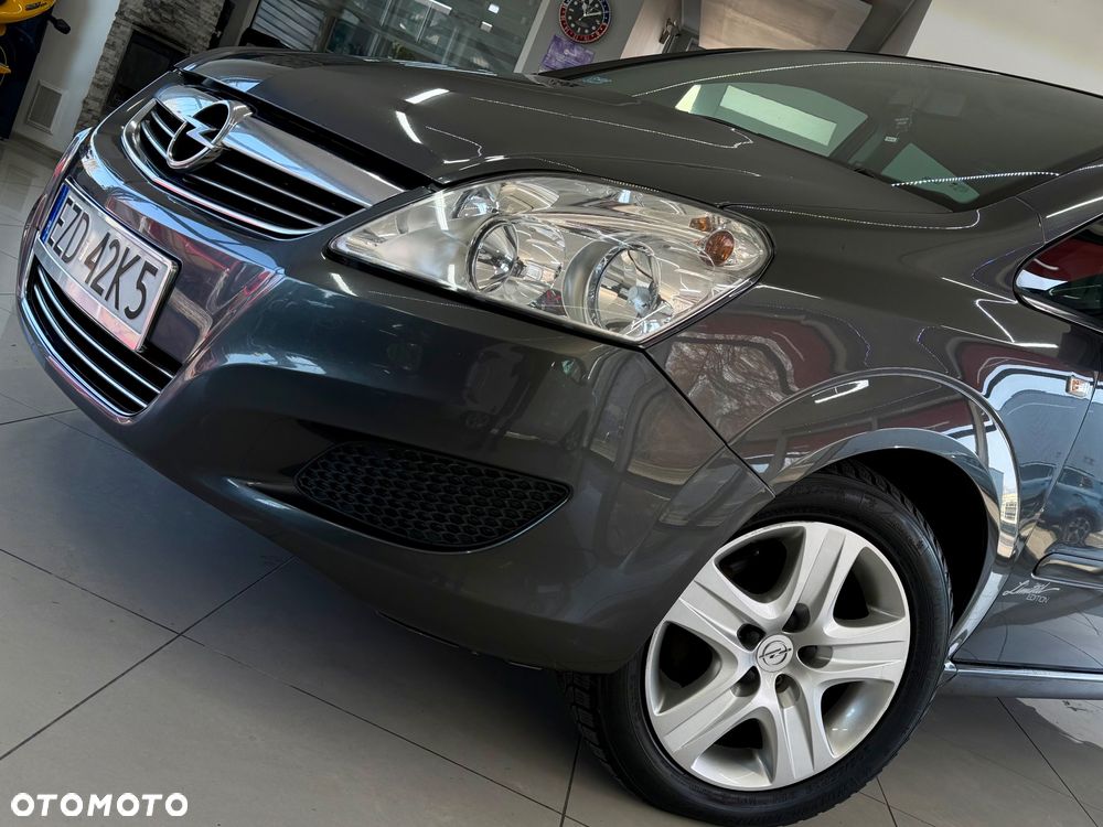 Opel Zafira - 38