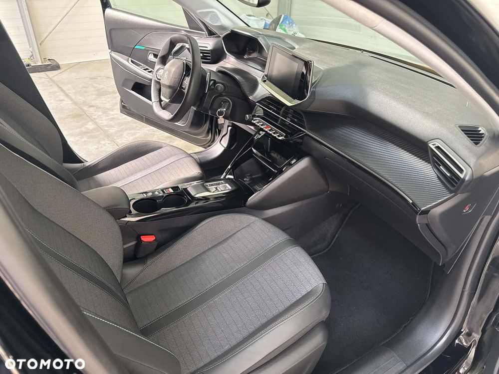 Peugeot 208 PureTech 100 EAT8 Allure - 13