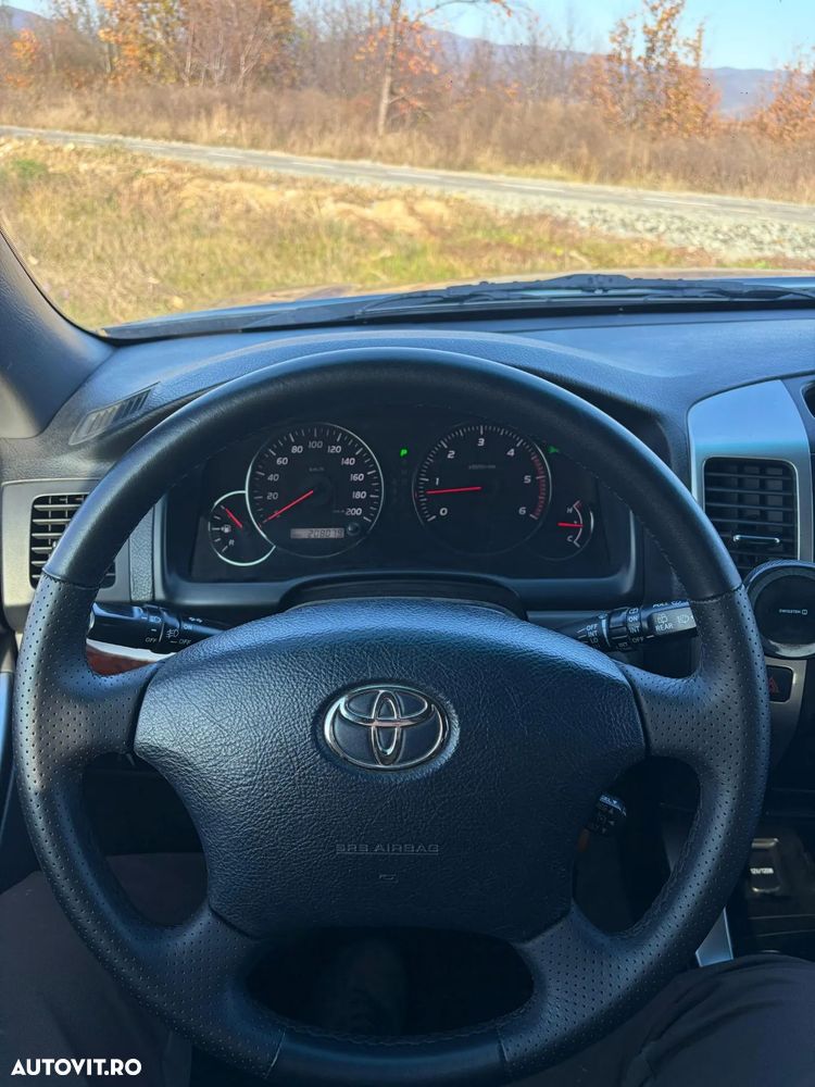 Toyota Land Cruiser - 8