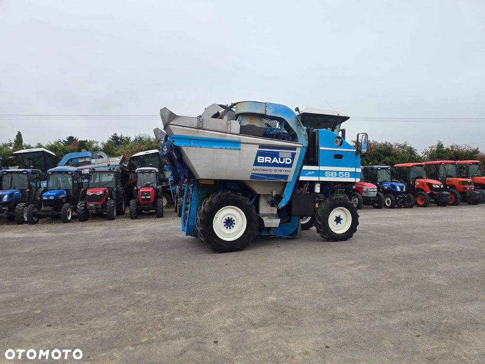 New Holland Braud 58 - 2