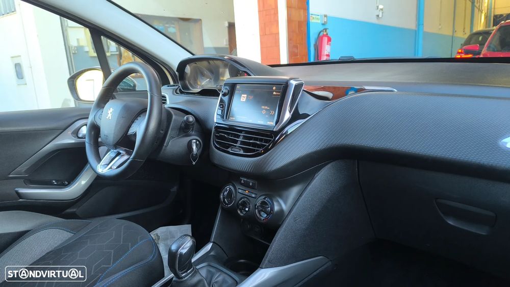 Peugeot 2008 1.6 BlueHDi Style - 6