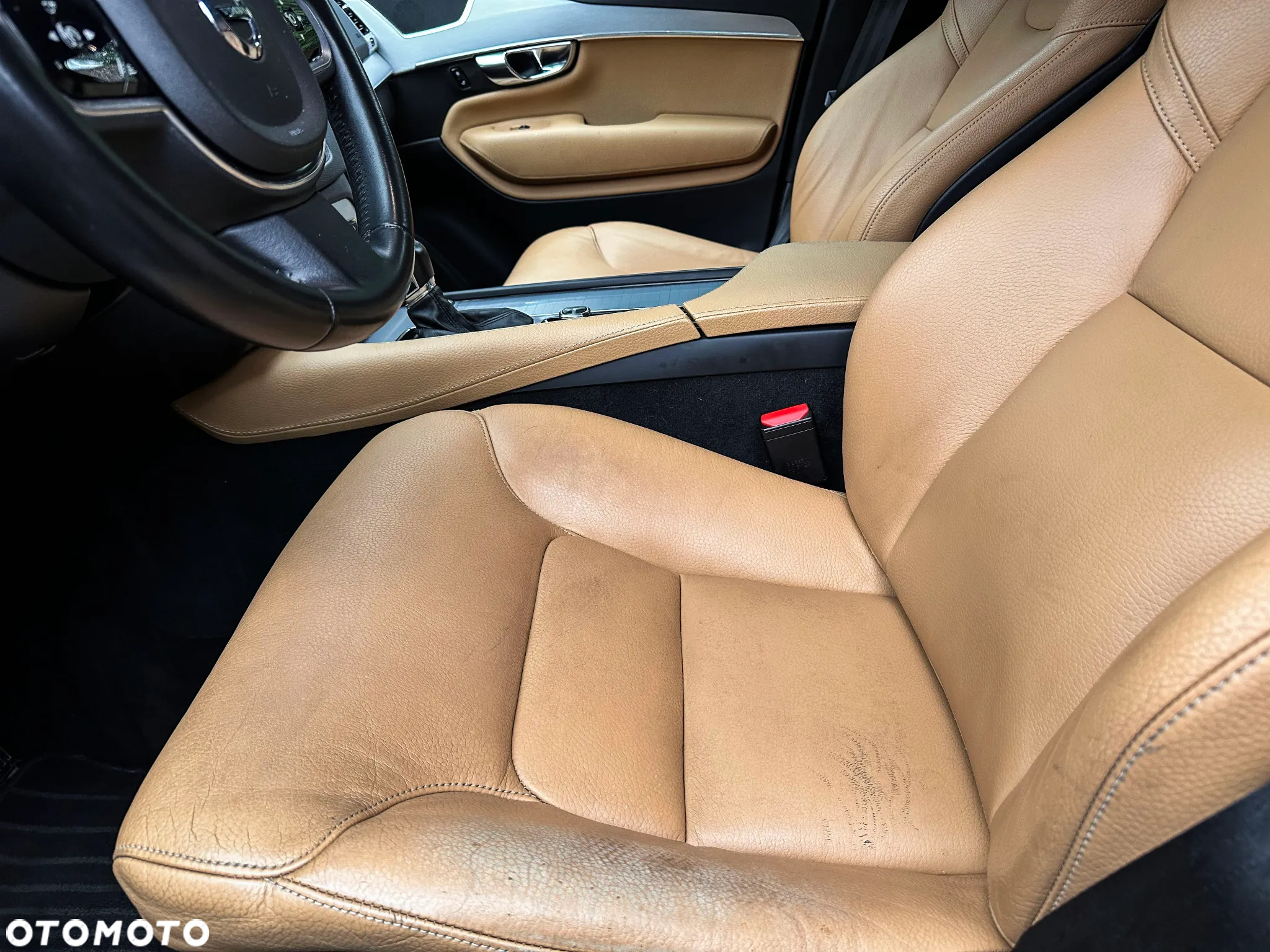 Volvo XC 90 D5 AWD Momentum 7os - 28