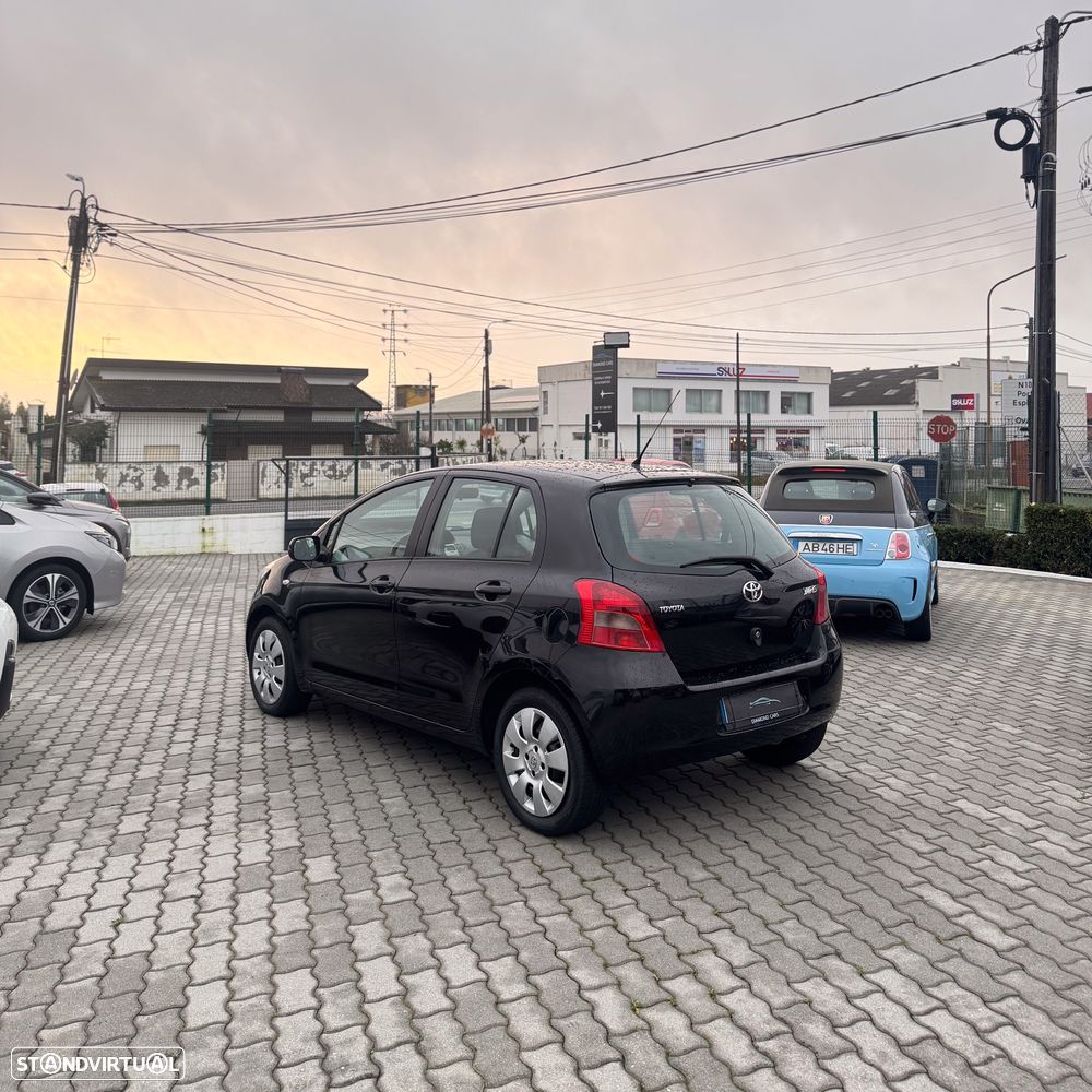 Toyota Yaris 1.0 VVT-i AC Manual - 3