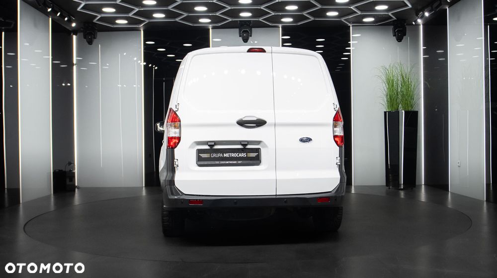 Ford Transit Courier - 8