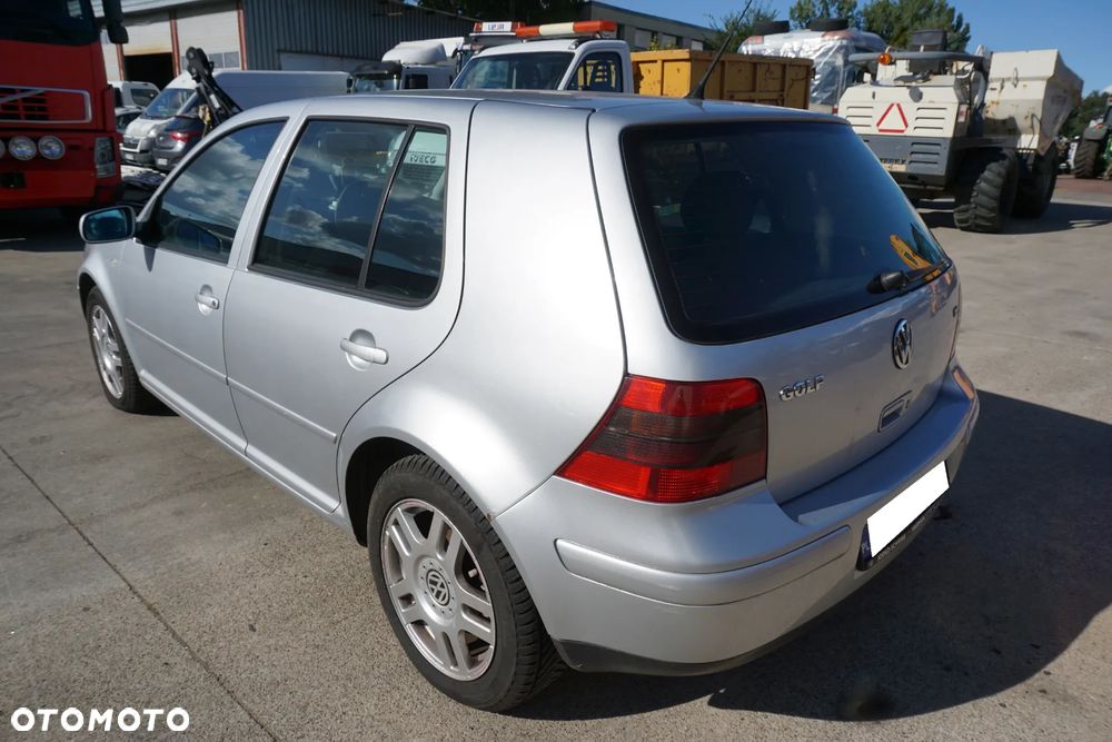 Volkswagen Golf - 3