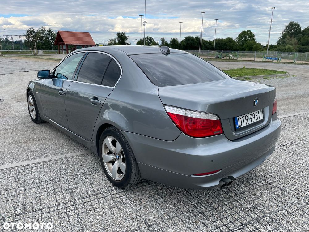 BMW Seria 5 523i Edition Exclusive - 3