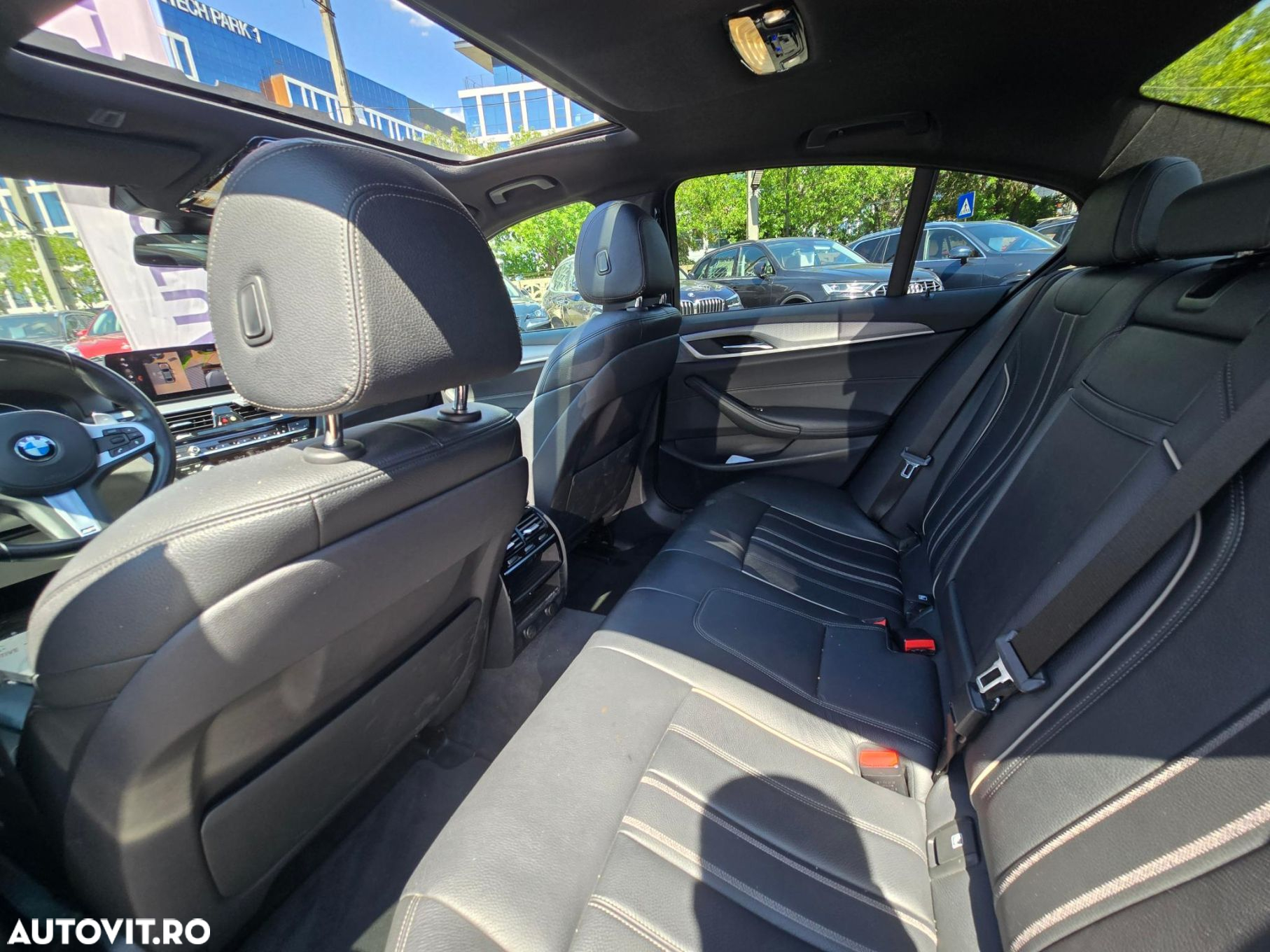 BMW Seria 5 520d xDrive AT - 30