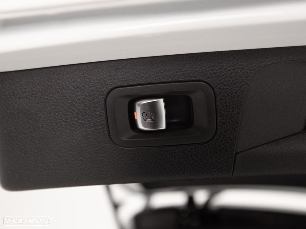 Mercedes-Benz E 300 de 4Matic 9G-TRONIC AMG Line - 15