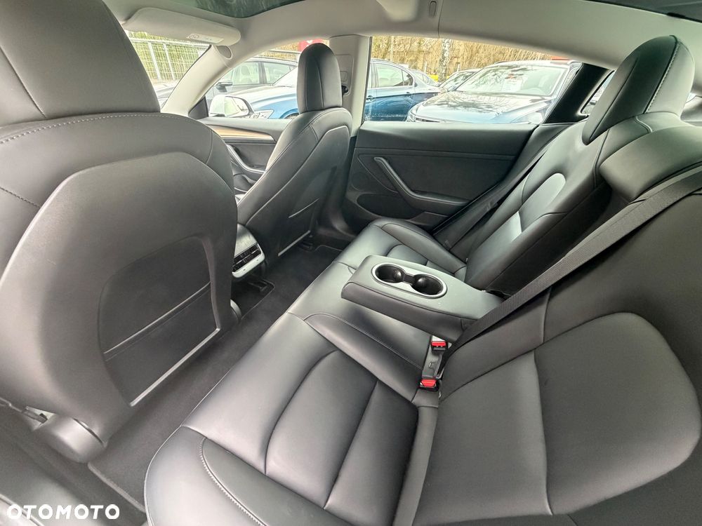 Tesla Model 3 RWD - 27