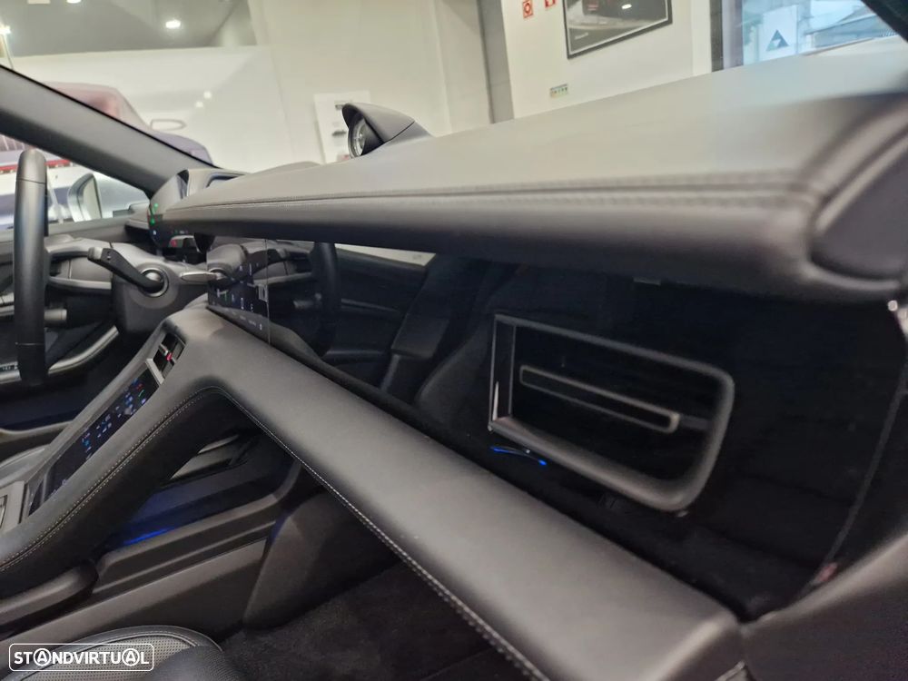 Porsche Taycan Standard - 30