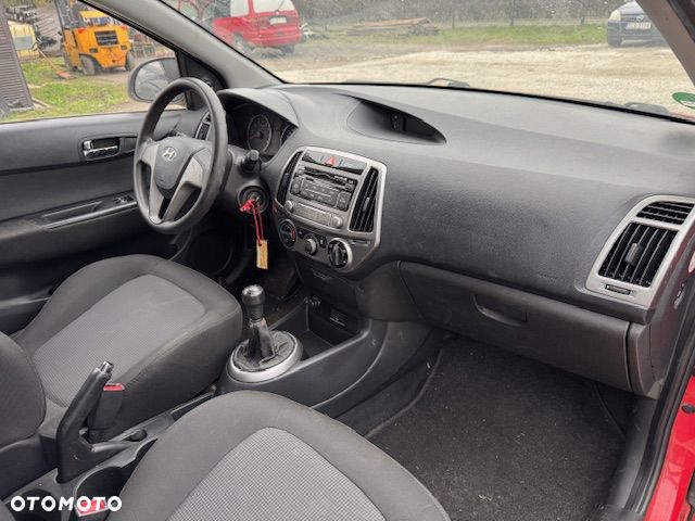 Hyundai i20 - 23