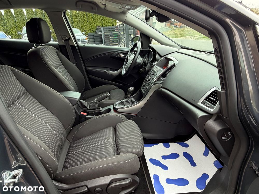 Opel Astra 1.4 Turbo Exklusiv - 32