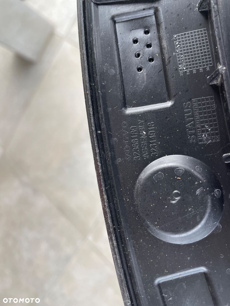 LISTWA BŁOTNIKA VOLVO XC 40 II TYLNA PRAWA - 4