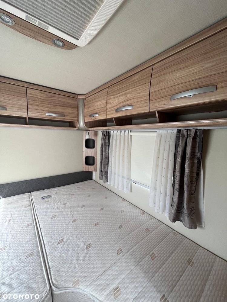 Hymer-Eriba Nova L - 9