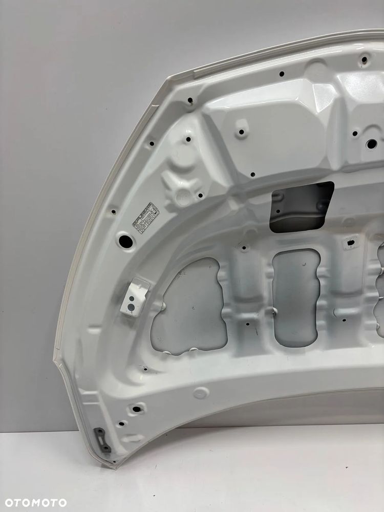 Toyota Yaris IV Maska 040 - 12