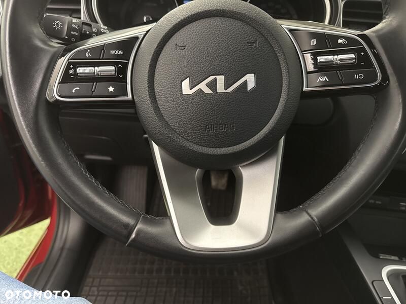 Kia Ceed 1.5 T-GDI M - 10