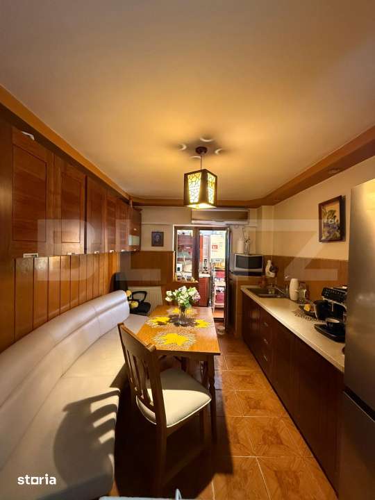 Apartament cu 4 camere, decomandat, zona 9 Mai - Imagine principală: 5/10